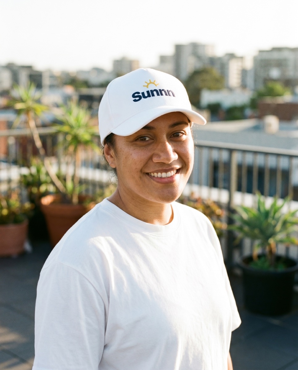 A customer wearing the Sunnn cap